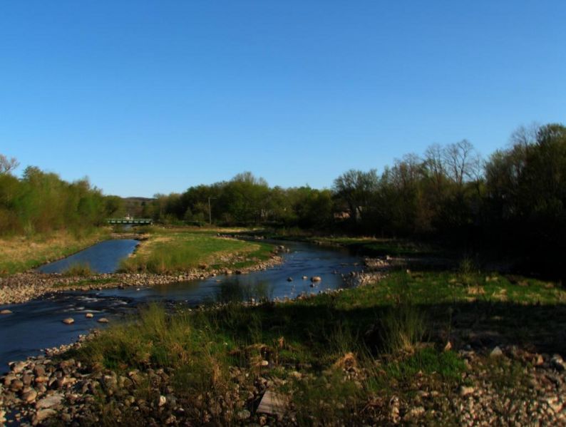 File:Hdrtest-river-notones.jpg